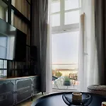Aboutartapartments - By The River Апартаменты *