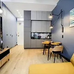 Aboutartapartments - By The River Apartament *