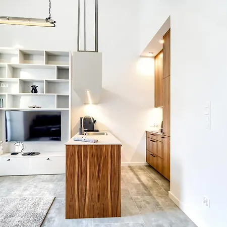 Aboutartapartments - By The River شقة *