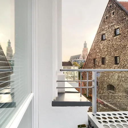 Aboutartapartments - By The River Apartment