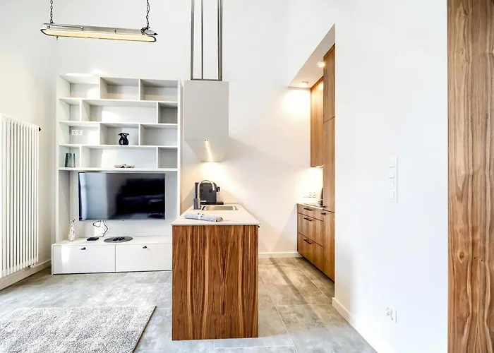 Aboutartapartments - By The River דירה *